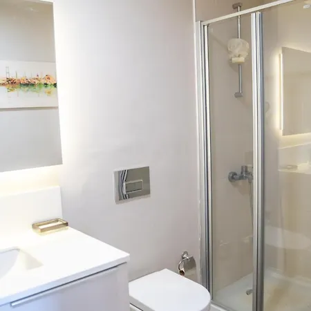 Stylish 2 Bedroom Apt With Amazing View Pool/wifi