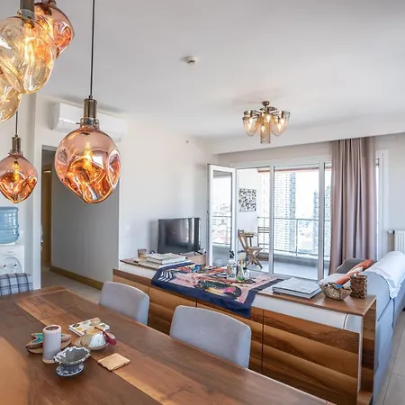 Διαμέρισμα Stylish 2 Bedroom Apt With Amazing View Pool/wifi *