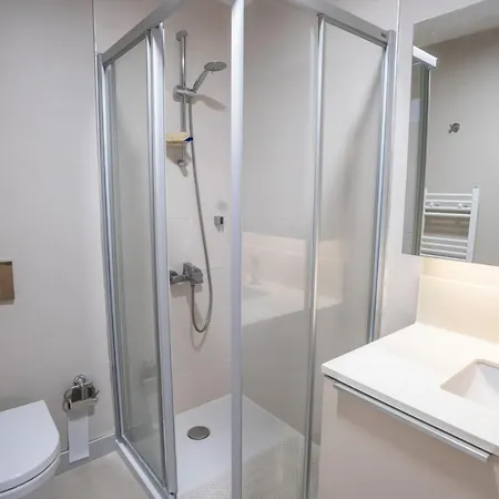 شقة Stylish 2 Bedroom Apt With Amazing View Pool/wifi *