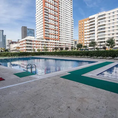 Stylish 2 Bedroom Apt With Amazing View Pool/wifi *